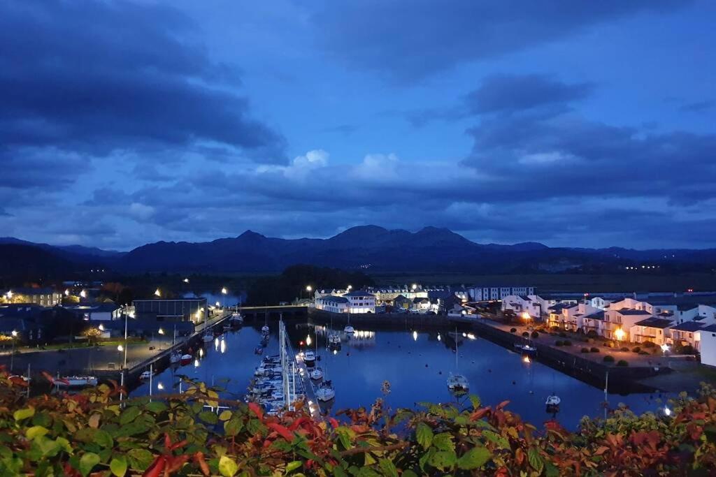 Porthmadog Harbour Town - High Street Apartment. 外观 照片